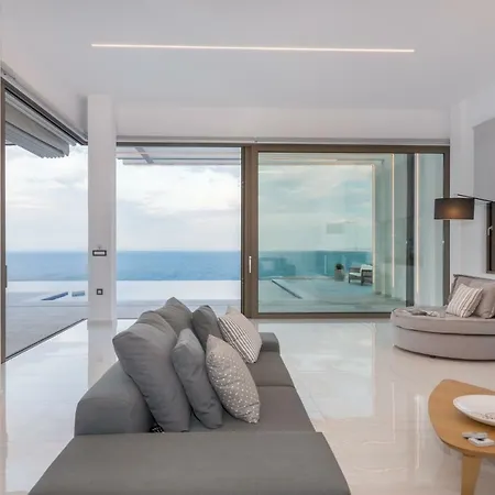 Aurora Luxury Retreat