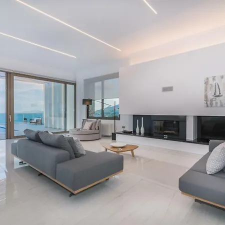 Villa Aurora Luxury Retreat *