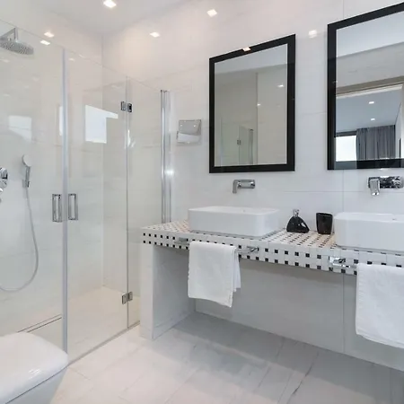 Villa Aurora Luxury Retreat *
