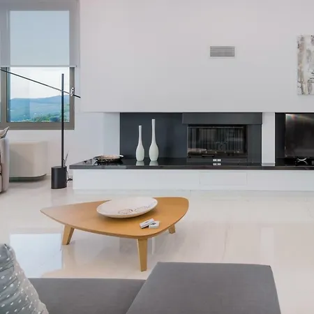Villa Aurora Luxury Retreat *
