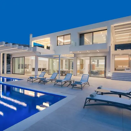 Aurora Luxury Retreat