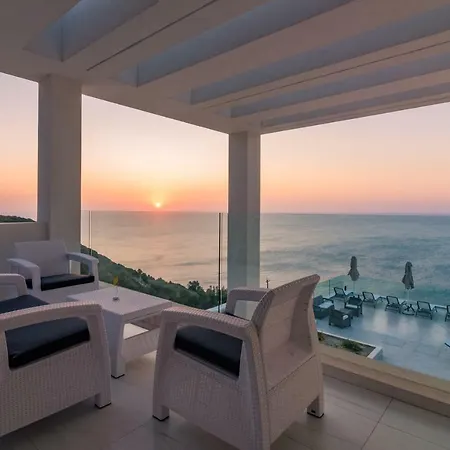 Aurora Luxury Retreat