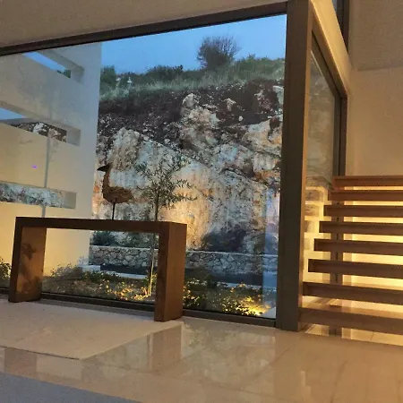 Aurora Luxury Retreat